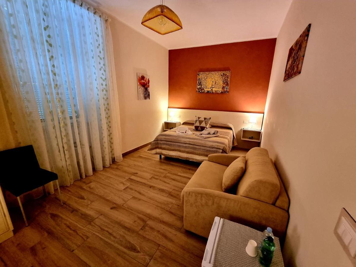 Il Casale Nel Parco Guesthouse Roma Ngoại thất bức ảnh
